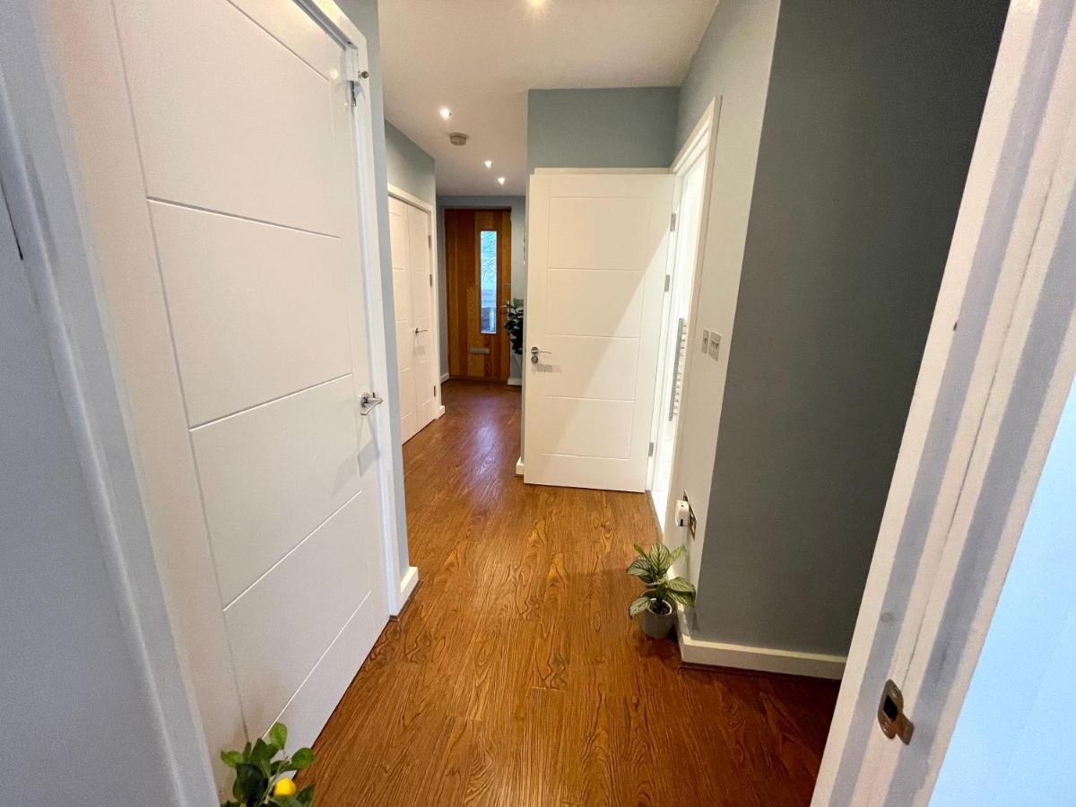 London Stratford Luxury House, 5 Minutes Walk Station, Westfield, 3 Bedrooms 3 Bathrooms, Reception, Garden, Parking Exterior foto