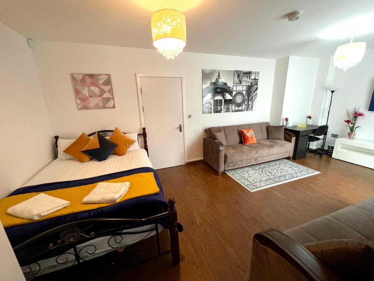 London Stratford Luxury House, 5 Minutes Walk Station, Westfield, 3 Bedrooms 3 Bathrooms, Reception, Garden, Parking Exterior foto